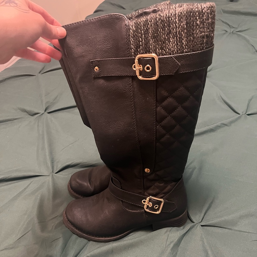 Global Win women’s winter boots size 8.